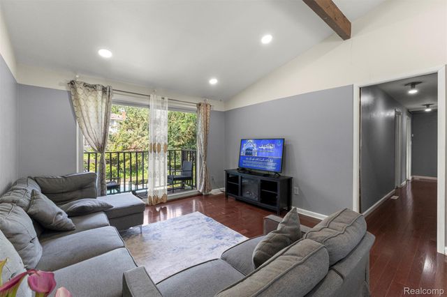 2738 Berry Drive, Bloomfield Hills, MI 48304