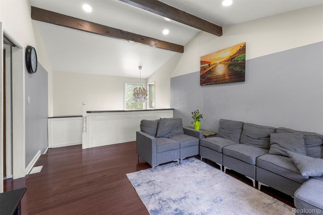 2738 Berry Drive, Bloomfield Hills, MI 48304