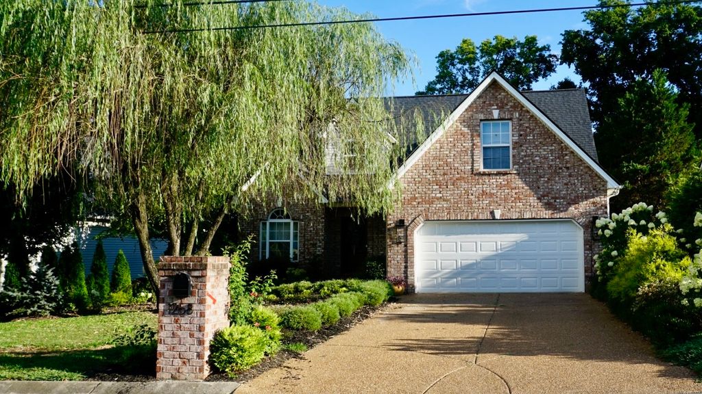 1268 Baker Creek Dr, Spring Hill, TN 37174