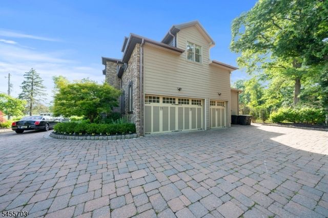 129 Braidburn Rd, Florham Park Boro, NJ 07932
