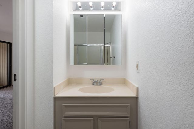 701 N Los Felices Circle W 208, Palm Springs, CA 92262