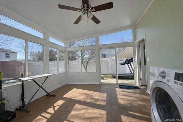 93 Birch Avenue E, Farmingdale, NY 11735