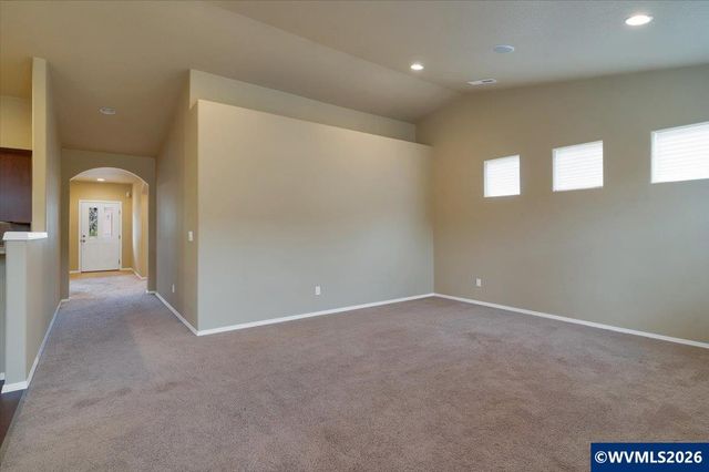 911 Ike Mooney Rd NE, Silverton, OR 97381