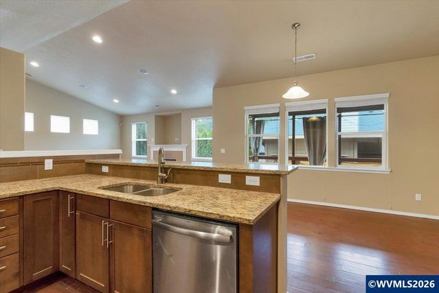 911 Ike Mooney Rd NE, Silverton, OR 97381