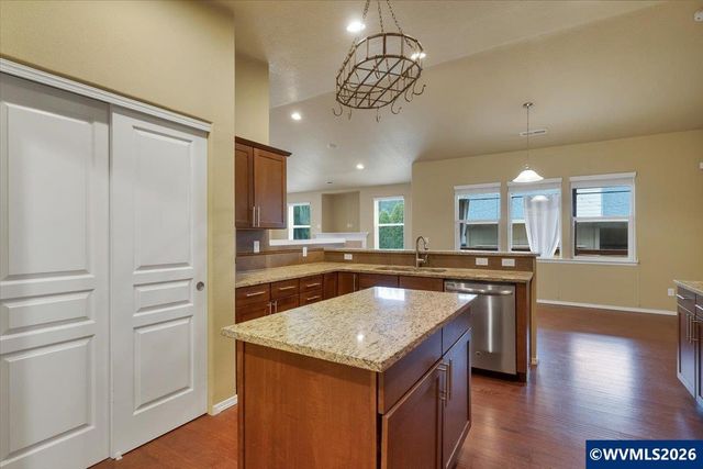 911 Ike Mooney Rd NE, Silverton, OR 97381