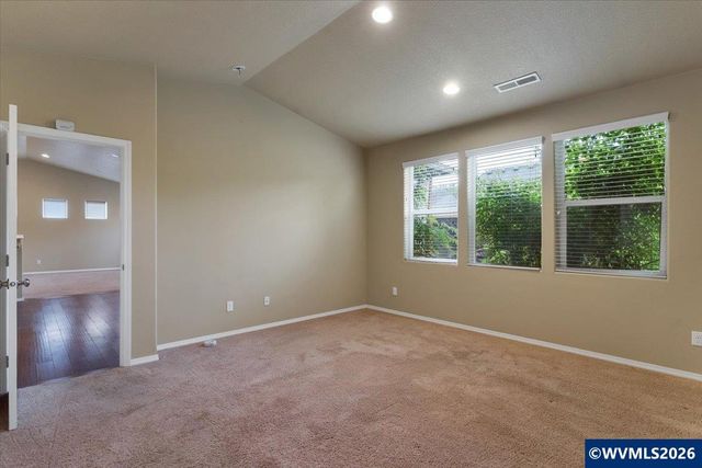 911 Ike Mooney Rd NE, Silverton, OR 97381