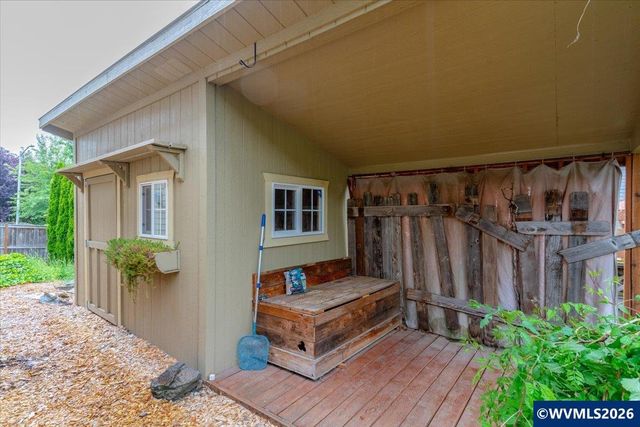 911 Ike Mooney Rd NE, Silverton, OR 97381