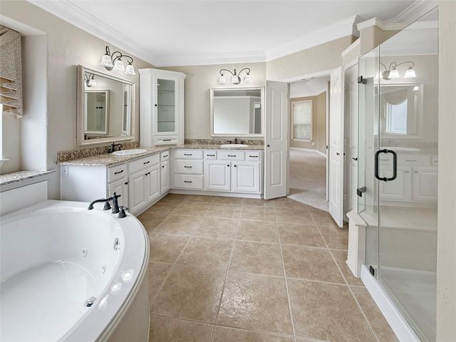 110 W Lansdowne Circle, The Woodlands, TX 77382