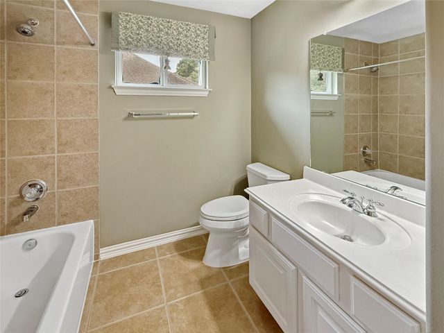 110 W Lansdowne Circle, The Woodlands, TX 77382
