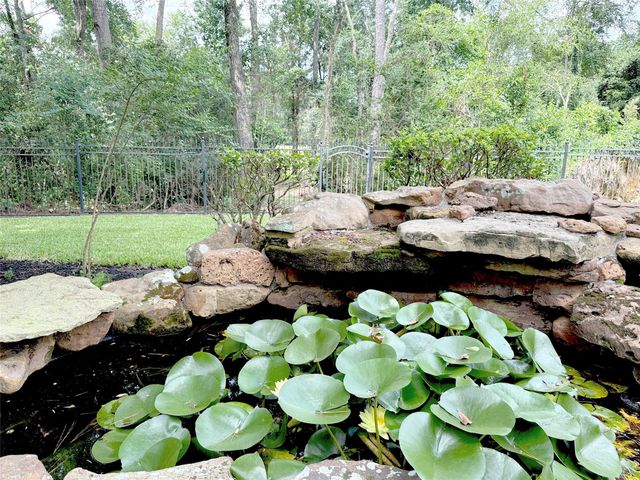 110 W Lansdowne Circle, The Woodlands, TX 77382