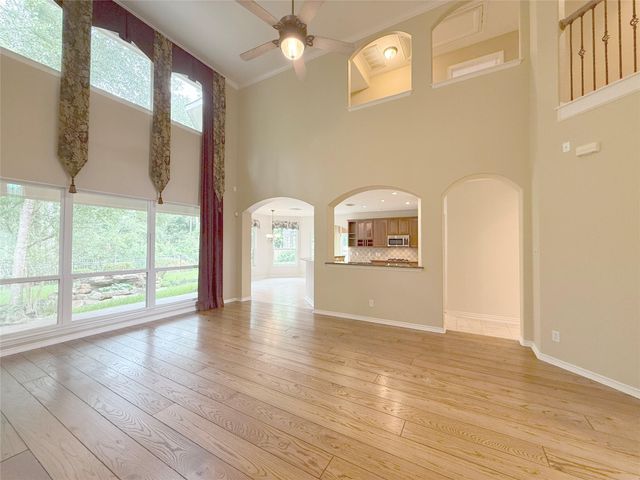 110 W Lansdowne Circle, The Woodlands, TX 77382