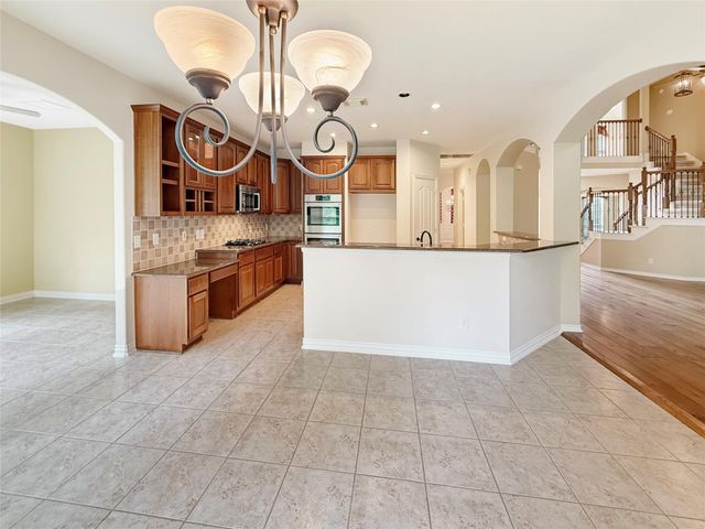 110 W Lansdowne Circle, The Woodlands, TX 77382