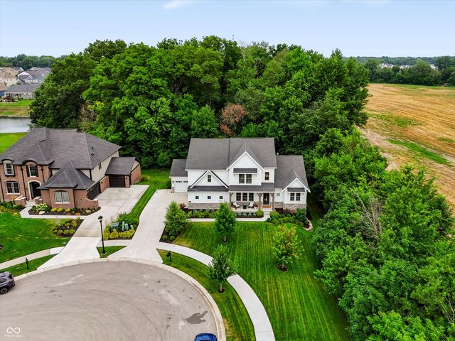 230 Elmsborough Bend, Westfield, IN 46074
