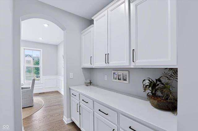 230 Elmsborough Bend, Westfield, IN 46074