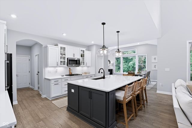 230 Elmsborough Bend, Westfield, IN 46074