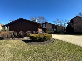 3008 Rennes Court, Northbrook, IL 60062