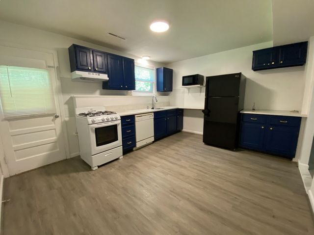 128 Cheryl Lane 1R, Holliston, MA 01746