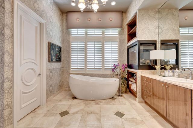 9187 Redonda Drive, Boca Raton, FL 33496