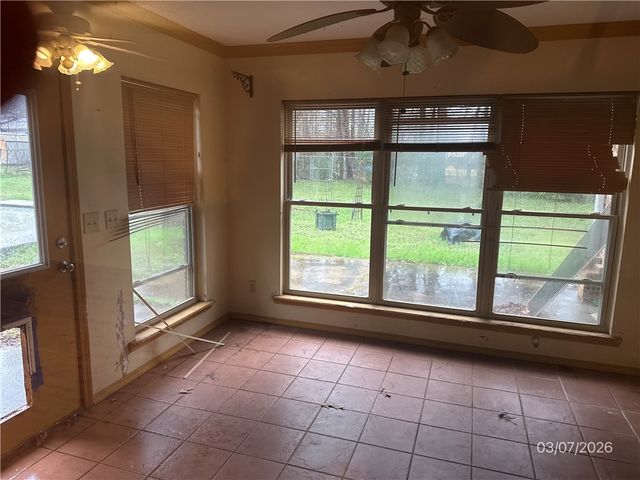 2710 Camelot Drive, Russellville, AR 72801