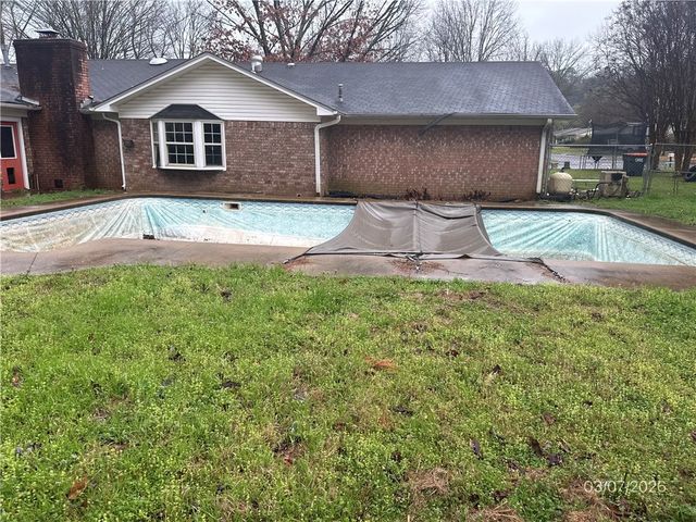 2710 Camelot Drive, Russellville, AR 72801