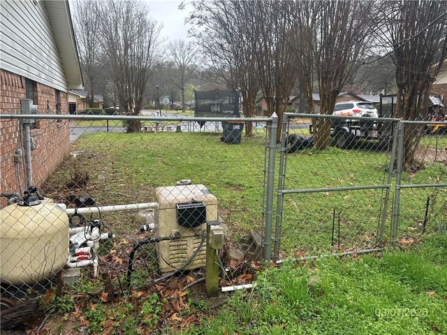 2710 Camelot Drive, Russellville, AR 72801