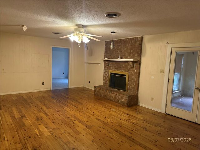 2710 Camelot Drive, Russellville, AR 72801