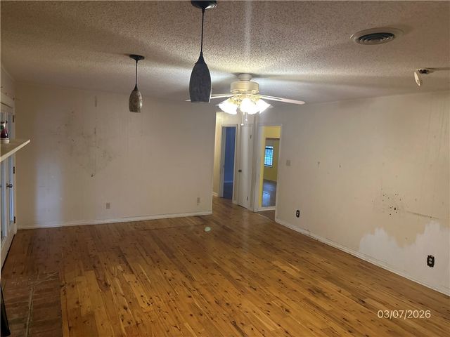 2710 Camelot Drive, Russellville, AR 72801