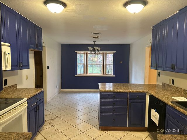 2710 Camelot Drive, Russellville, AR 72801