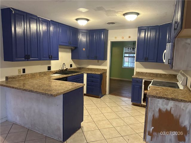 2710 Camelot Drive, Russellville, AR 72801