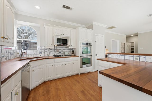 3848 Walden Way, Dallas, TX 75287