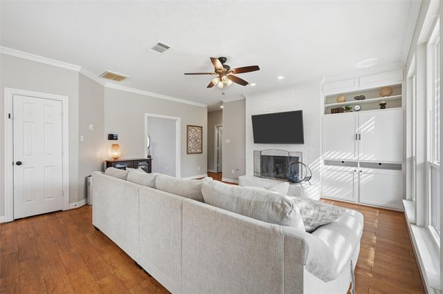 3848 Walden Way, Dallas, TX 75287