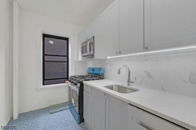 277 Harrison Ave, Jersey City, NJ 07304