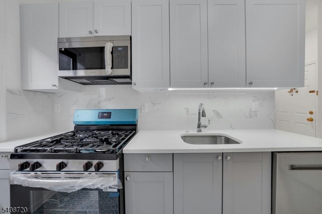 277 Harrison Ave, Jersey City, NJ 07304