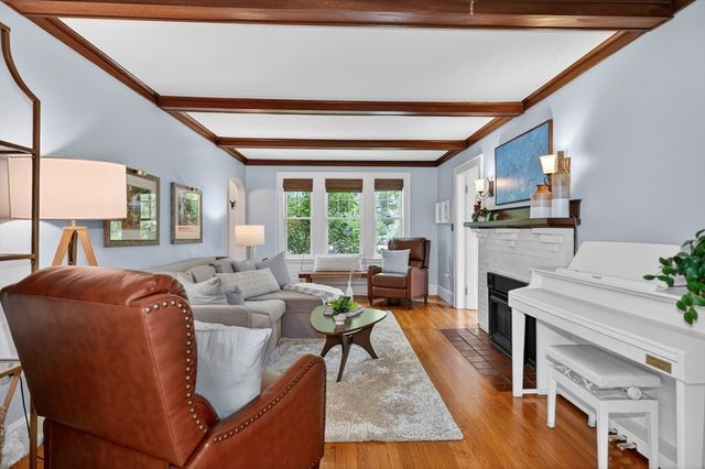 35 Richardson Rd, Belmont, MA 02478