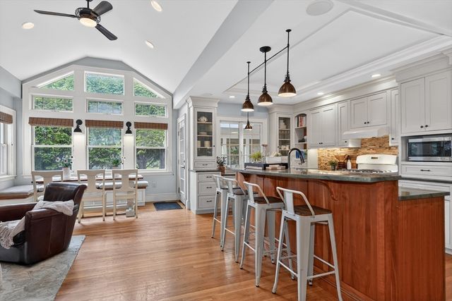 35 Richardson Rd, Belmont, MA 02478