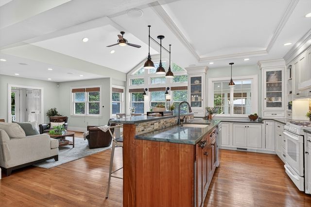 35 Richardson Rd, Belmont, MA 02478