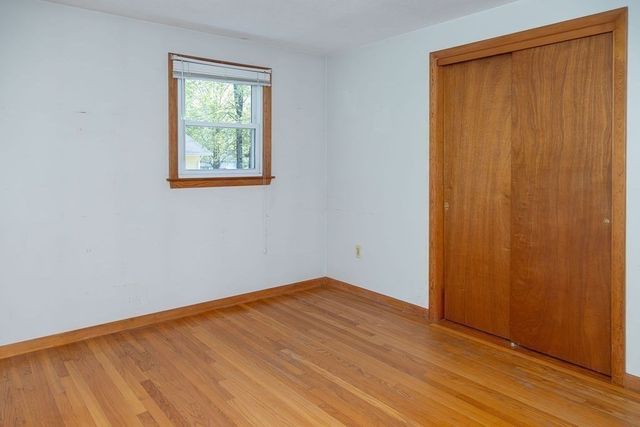 142 Spruce Hill Ave, Northampton, MA 01062
