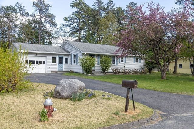 142 Spruce Hill Ave, Northampton, MA 01062