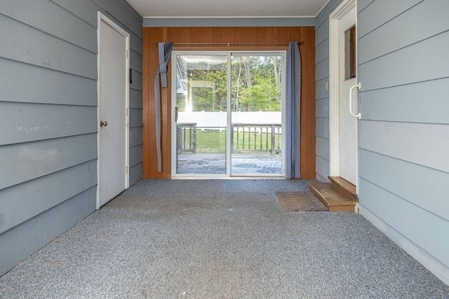 142 Spruce Hill Ave, Northampton, MA 01062