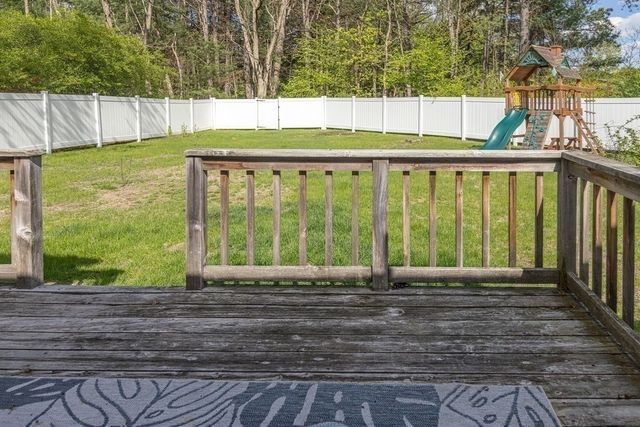 142 Spruce Hill Ave, Northampton, MA 01062