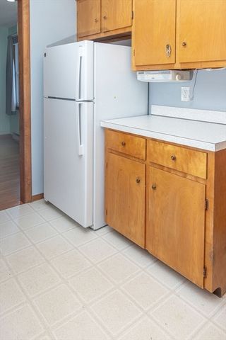 142 Spruce Hill Ave, Northampton, MA 01062