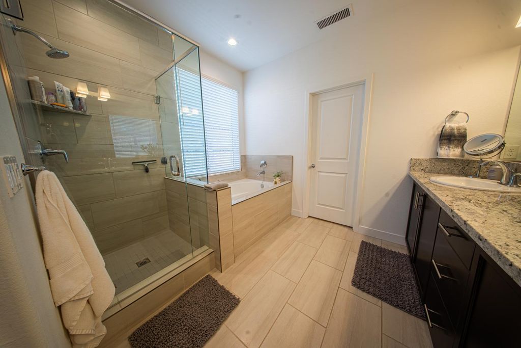 Image 14 of property listing at 4672 Silverado Road, Madera, CA 93636
