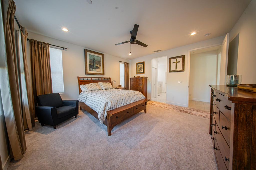 Image 16 of property listing at 4672 Silverado Road, Madera, CA 93636