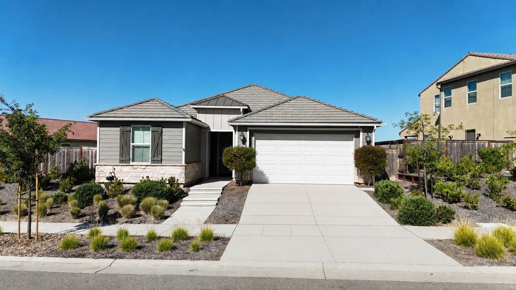 Image 2 of property listing at 4672 Silverado Road, Madera, CA 93636