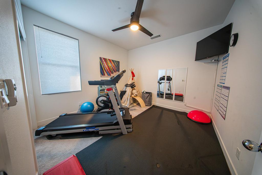 Image 20 of property listing at 4672 Silverado Road, Madera, CA 93636