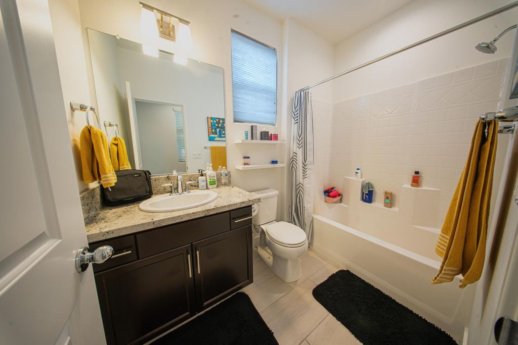 Image 21 of property listing at 4672 Silverado Road, Madera, CA 93636