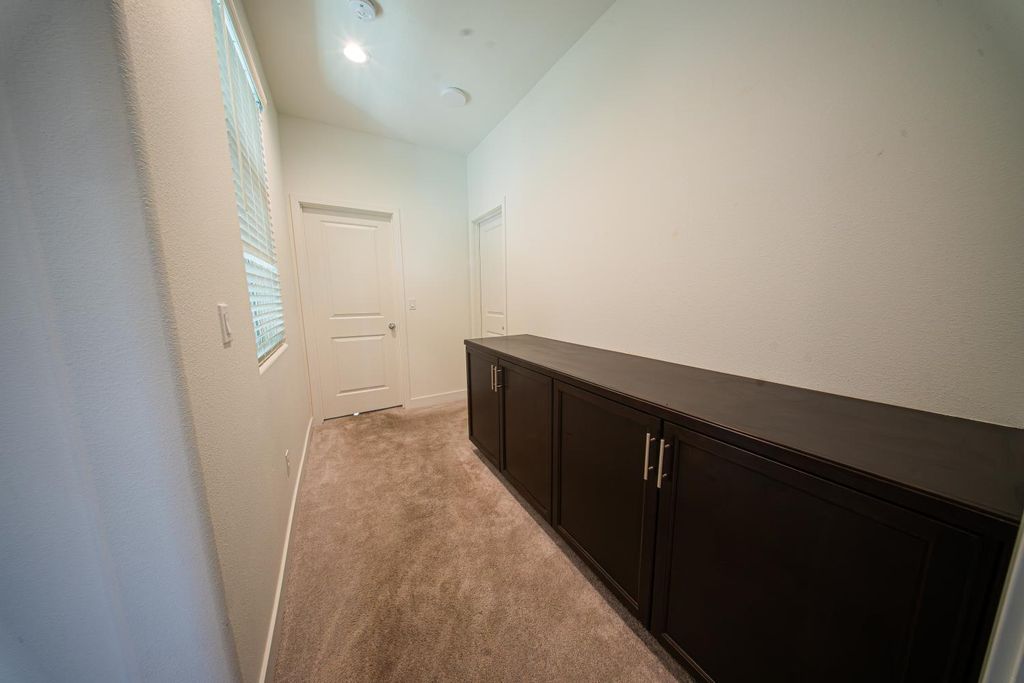 Image 24 of property listing at 4672 Silverado Road, Madera, CA 93636