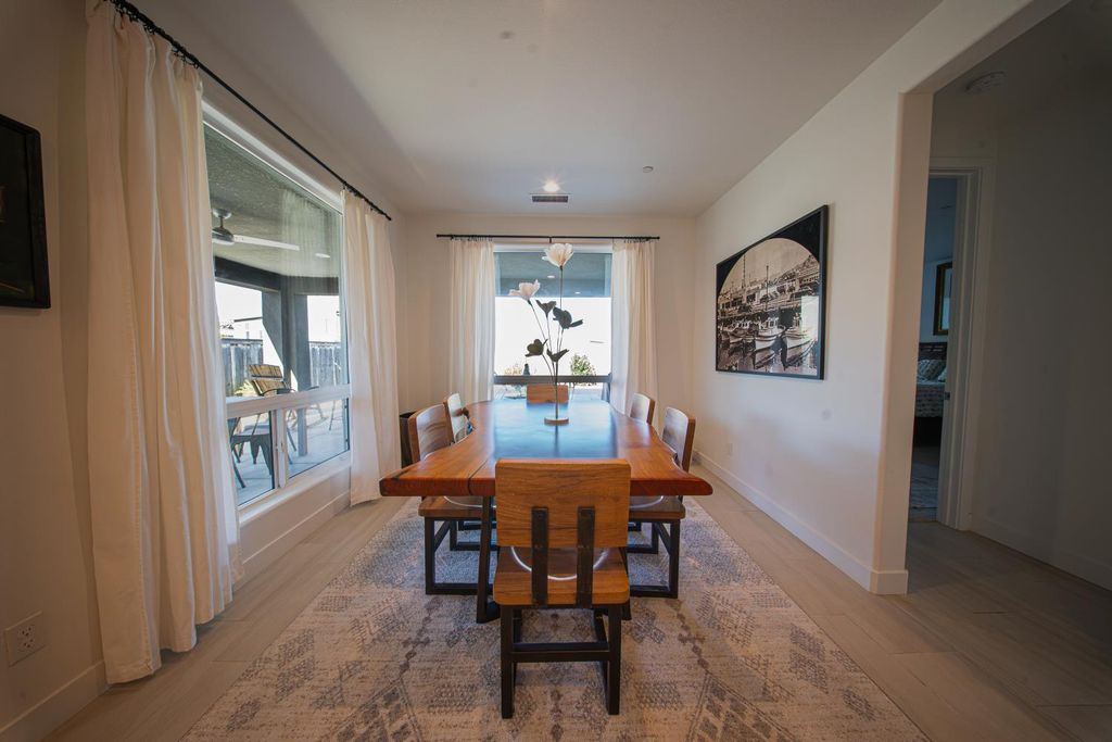 Image 7 of property listing at 4672 Silverado Road, Madera, CA 93636