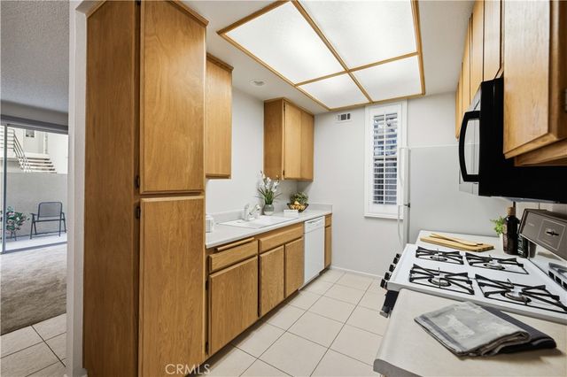 2823 W Avenue K12 137, Lancaster, CA 93536