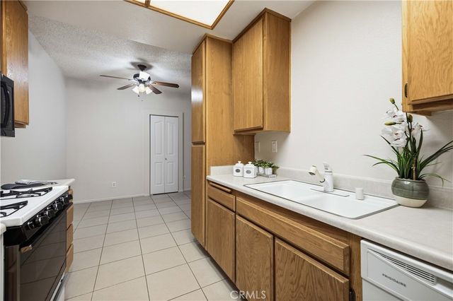 2823 W Avenue K12 137, Lancaster, CA 93536